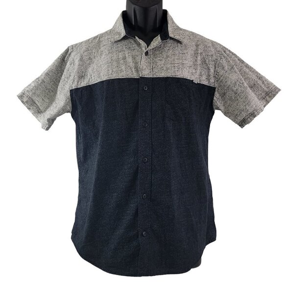 Zoo York Men’s Unbreakable Button Front Short Sleeve Shirt - Medium - Picture 3 of 14